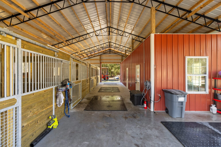 Nelson horse stall inside 2