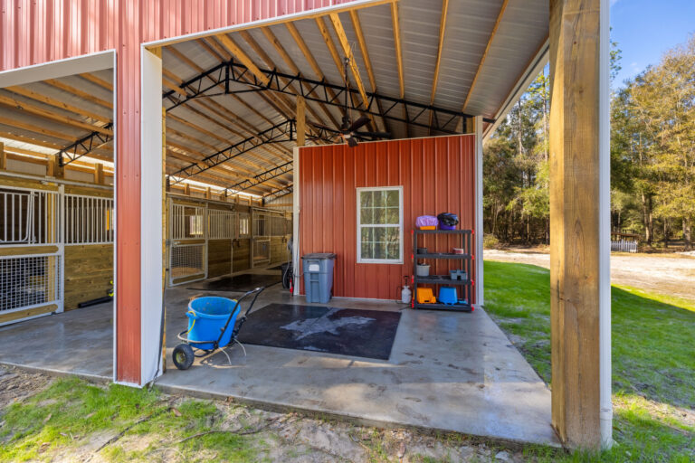 nelson horse stall inside 1